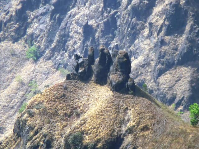 Monkey Point near Mahabaleshwar - unique rock formations with scenic views